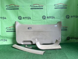 Обшивка двери багажника задняя MAZDA MPV