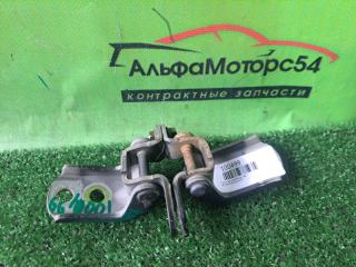 Запчасть петля дверная передняя левая NISSAN R'NESSA