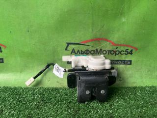 Запчасть замок 5-й двери задний MAZDA DEMIO