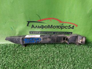 Запчасть кронштейн крепления бампера передний правый MAZDA DEMIO