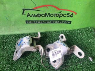 Фото запчасти петля дверная передняя левая TOYOTA IPSUM контрактная запчасть Запчасть петля дверная передняя левая TOYOTA IPSUM