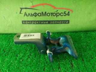 Запчасть петля дверная передняя правая TOYOTA AQUA