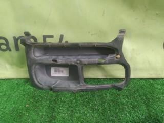 Запчасть ободок противотуманной фары передний правый TOYOTA AVENSIS