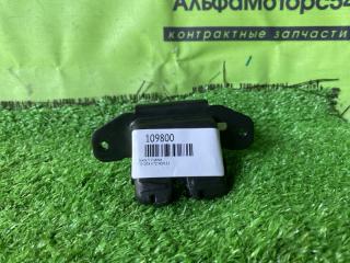 Запчасть замок 5-й двери TOYOTA VITZ