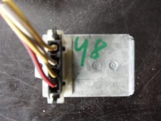 Запчасть резистор вентилятора отопителя Volkswagen Transporter 1996