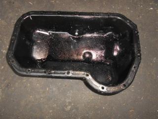 Запчасть поддон двигателя Volkswagen Passat 1992