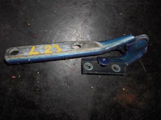 Запчасть петля капота левая Volkswagen Passat 2002