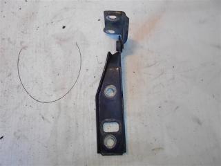 Запчасть петля капота Volkswagen Golf 2000