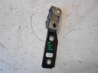 Запчасть петля капота левая Volkswagen Golf 1998