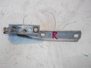 Запчасть петля капота правая Volkswagen Passat 1998