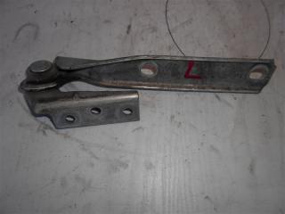 Запчасть петля капота левая Volkswagen Passat 1998