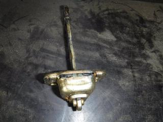 Запчасть ограничитель двери передний Volkswagen Transporter 1993