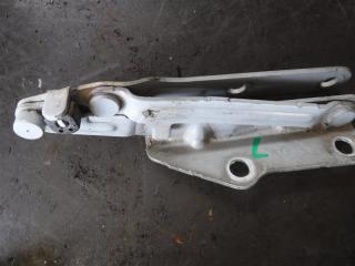 Запчасть петля капота передняя левая Volkswagen Transporter 2007