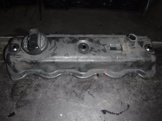 Запчасть клапанная крышка Volkswagen Passat 1998