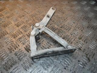 Запчасть петля капота передняя левая Volkswagen Transporter 2004