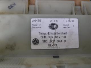 Фото запчасти блок управления климат-контролем Volkswagen Passat 2000 Б/У запчасть Запчасть блок управления климат-контролем Volkswagen Passat 2000