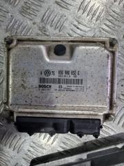 Блок управления двигателем ЭБУ Volkswagen Golf 2002