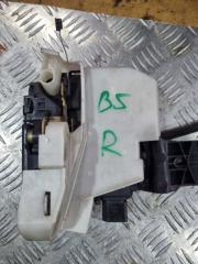 Запчасть замок двери передний правый Volkswagen Passat