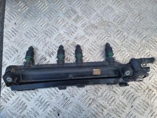 Запчасть топливная рампа Volkswagen Golf 2000