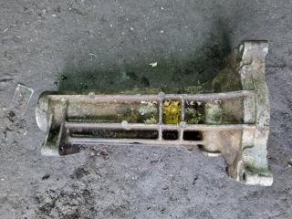 Корпус подшипника КПП правый Volkswagen Transporter 1994 Б/У Корпус подшипника КПП правый Volkswagen Transporter 1994