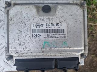 Блок управления двигателем ЭБУ Volkswagen Golf 2002