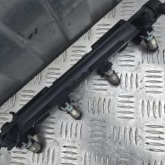 Запчасть топливная рампа Volkswagen Golf