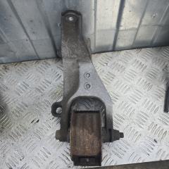 Опора двигателя Volkswagen Transporter