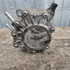 Топливный и вакуумный насос ( тандемник ) Volkswagen Touran