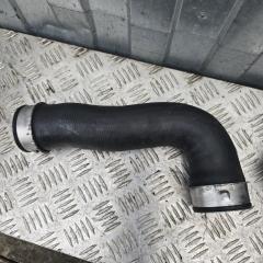 Патрубок интеркулера Volkswagen Passat