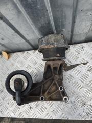 Кронштейн генератора Volkswagen Transporter контрактная Кронштейн генератора Volkswagen Transporter