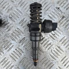 Запчасть насос-форсунка Volkswagen Passat
