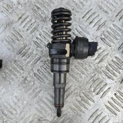 Запчасть насос-форсунка Volkswagen Passat