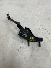 Датчик высоты дорожного просвета задний правый Toyota Harrier 2006 пробег 100.535км