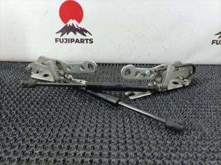 Петля капота BMW X3 2005 контрактная Петля капота BMW X3 2005