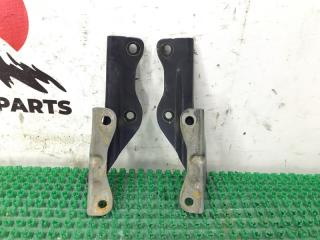 Петля капота Subaru Legacy 2002 контрактная Петля капота Subaru Legacy 2002