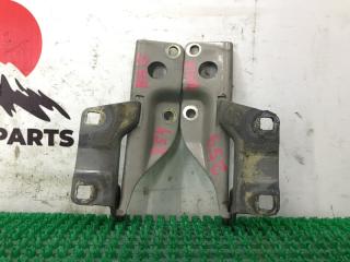 Петля капота Nissan Sunny 2003 контрактная Петля капота Nissan Sunny 2003