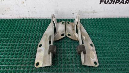 Петля капота Nissan Bassara 2000 контрактная Петля капота Nissan Bassara 2000