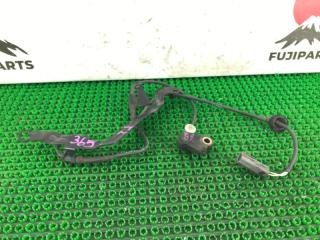 Запчасть датчик abs передний левый Mazda Premacy 2001