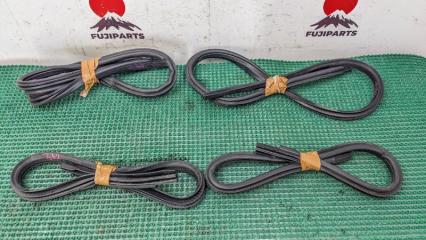 Запчасть уплотнитель дверного проема Dodge Caliber 2007