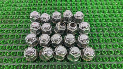 Запчасть гайка колесная Chevrolet Captiva 2012