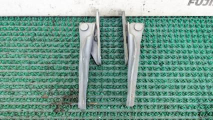 Петля капота Subaru Legacy 1999 контрактная Петля капота Subaru Legacy 1999