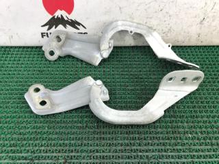 Петля капота Ford Kuga 2014 контрактная Петля капота Ford Kuga 2014