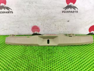 Накладка замка багажника Mazda Demio 2002