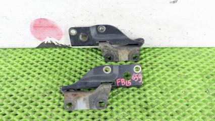 Петля капота Nissan Sunny 1999 контрактная Петля капота Nissan Sunny 1999