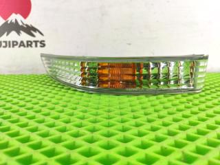 Повторитель поворота в бампер передний правый Toyota Mark II