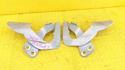 Петля капота передняя Ford Kuga 2012 контрактная Петля капота передняя Ford Kuga 2012