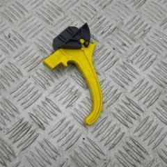 Фото запчасти ручка открывания капота Fiat Albea 2011 Б/У запчасть Запчасть ручка открывания капота Fiat Albea 2011