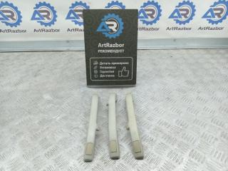 Запчасть ручка внутренняя потолочная Chevrolet Niva 2003
