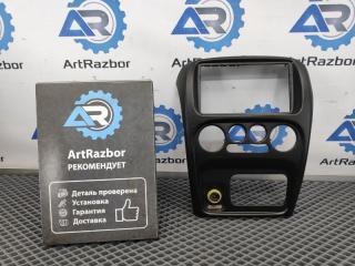 Запчасть рамка магнитолы Daihatsu YRV 2001