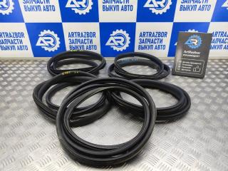 Уплотнитель двери Лада Веста 2020 Б/У Уплотнитель двери Лада Веста 2020